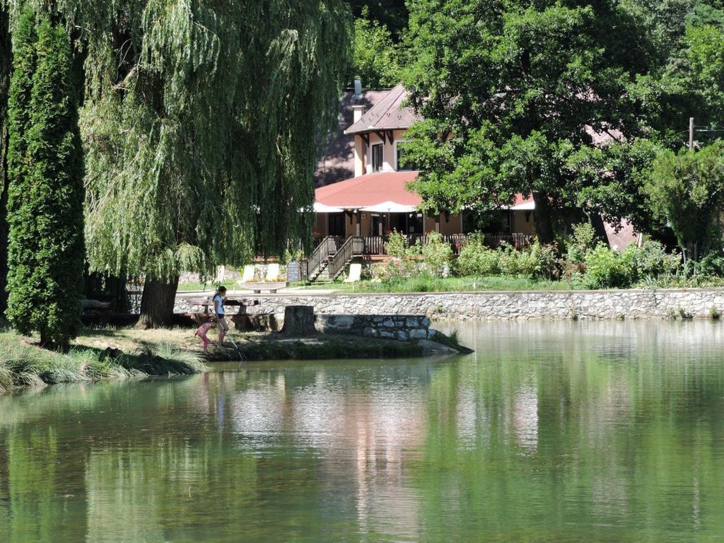 Hotel Sikfokut Noszvaj Εξωτερικό φωτογραφία